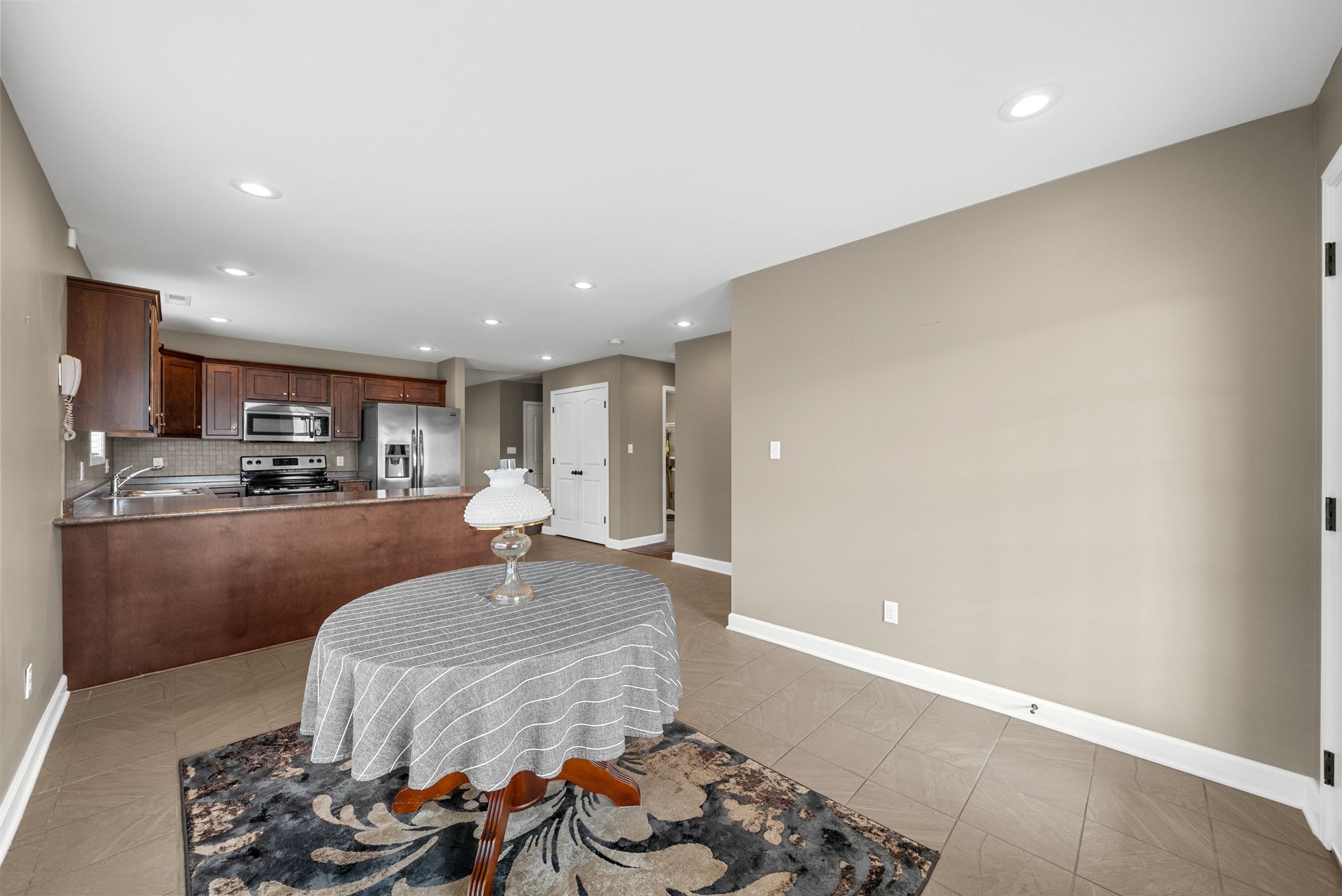 523 S Abbey Way Property Photo 13