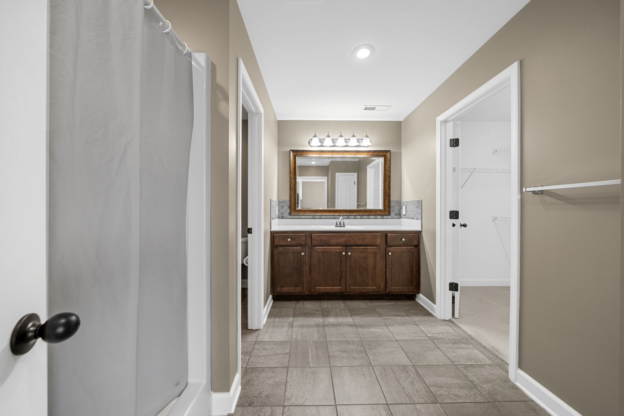 523 S Abbey Way Property Photo 16