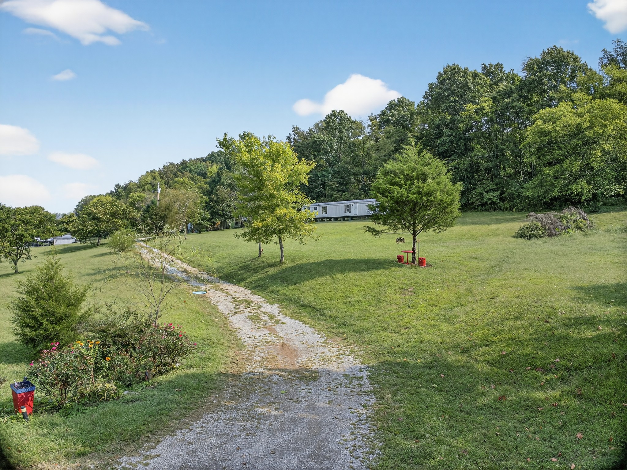 3890 Robinson Rd Property Photo 14