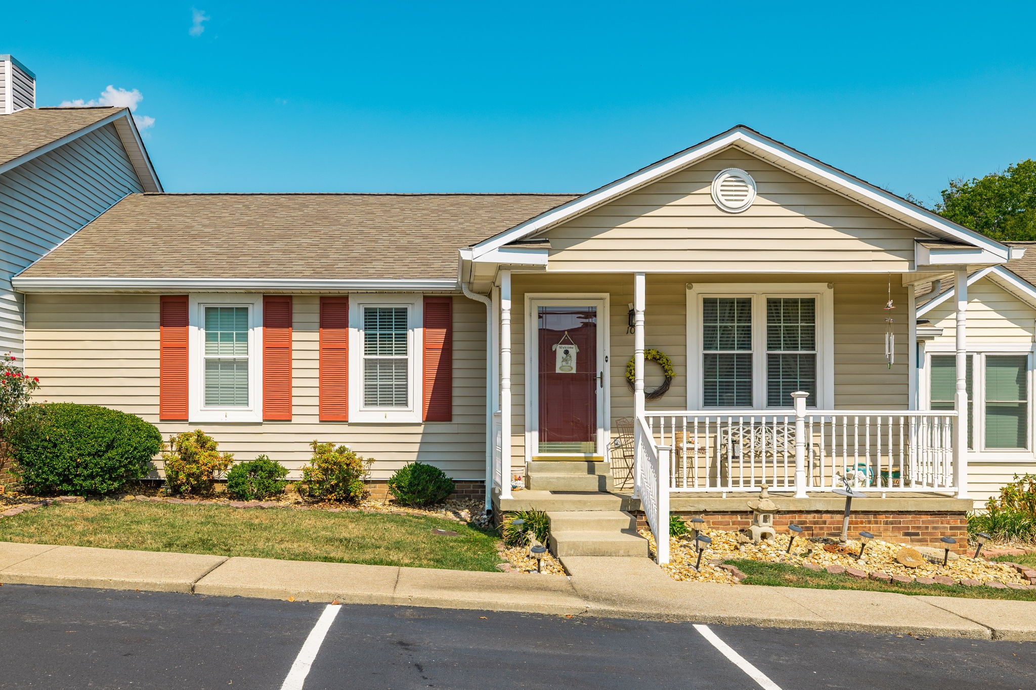 106 Rolling Meadows Dr Property Photo 2