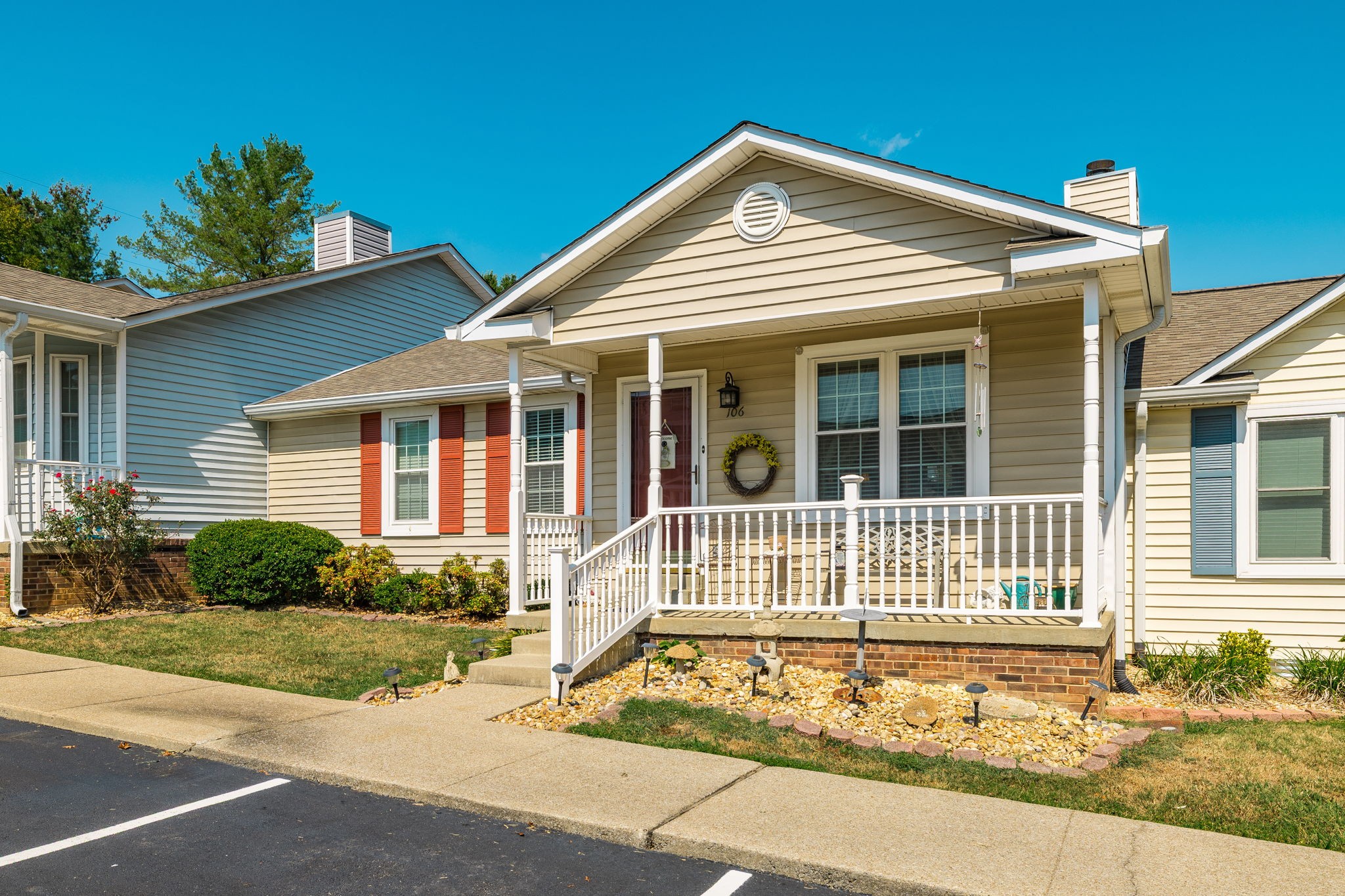 106 Rolling Meadows Dr Property Photo 6