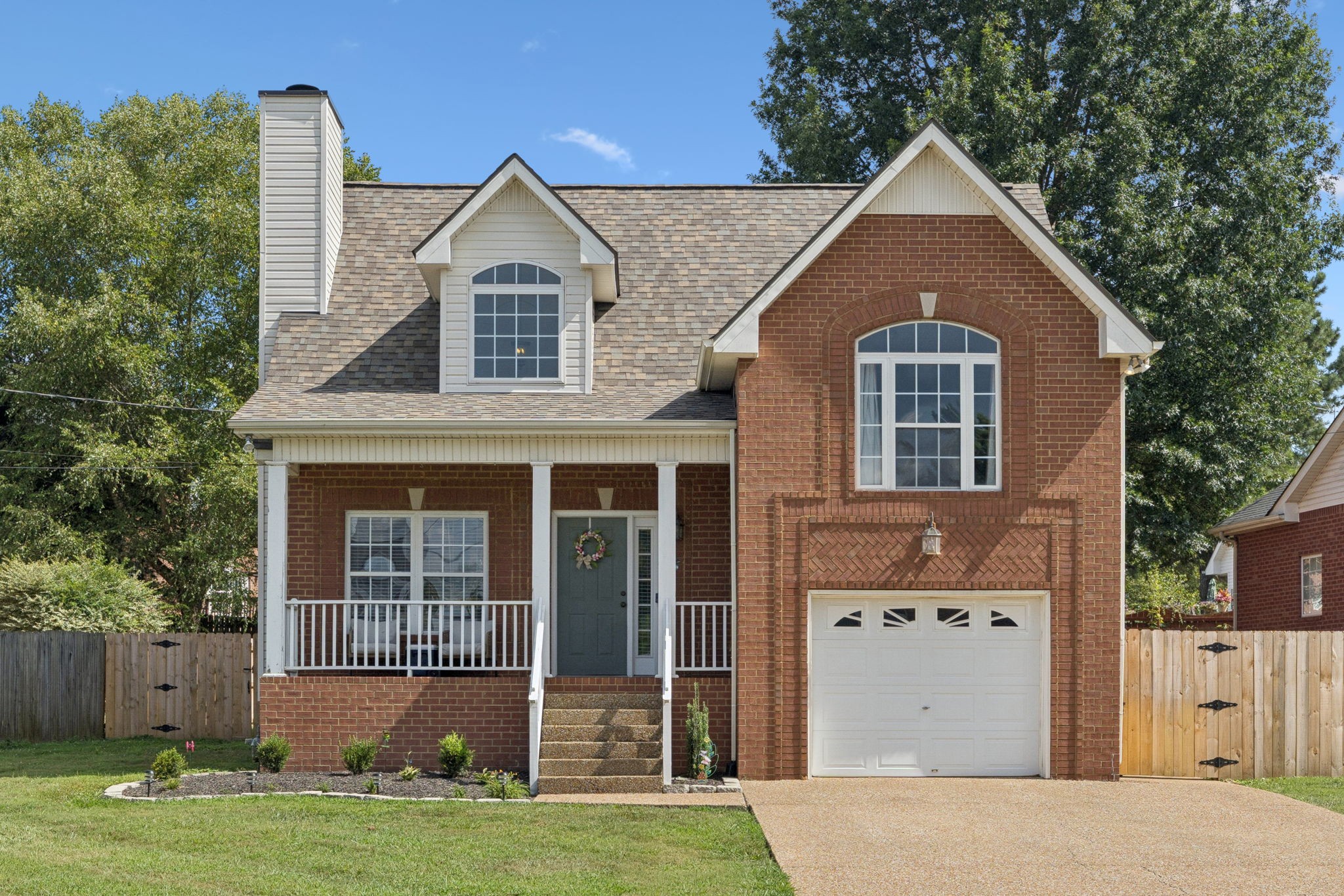 308 Lone Oak Dr Property Photo 1