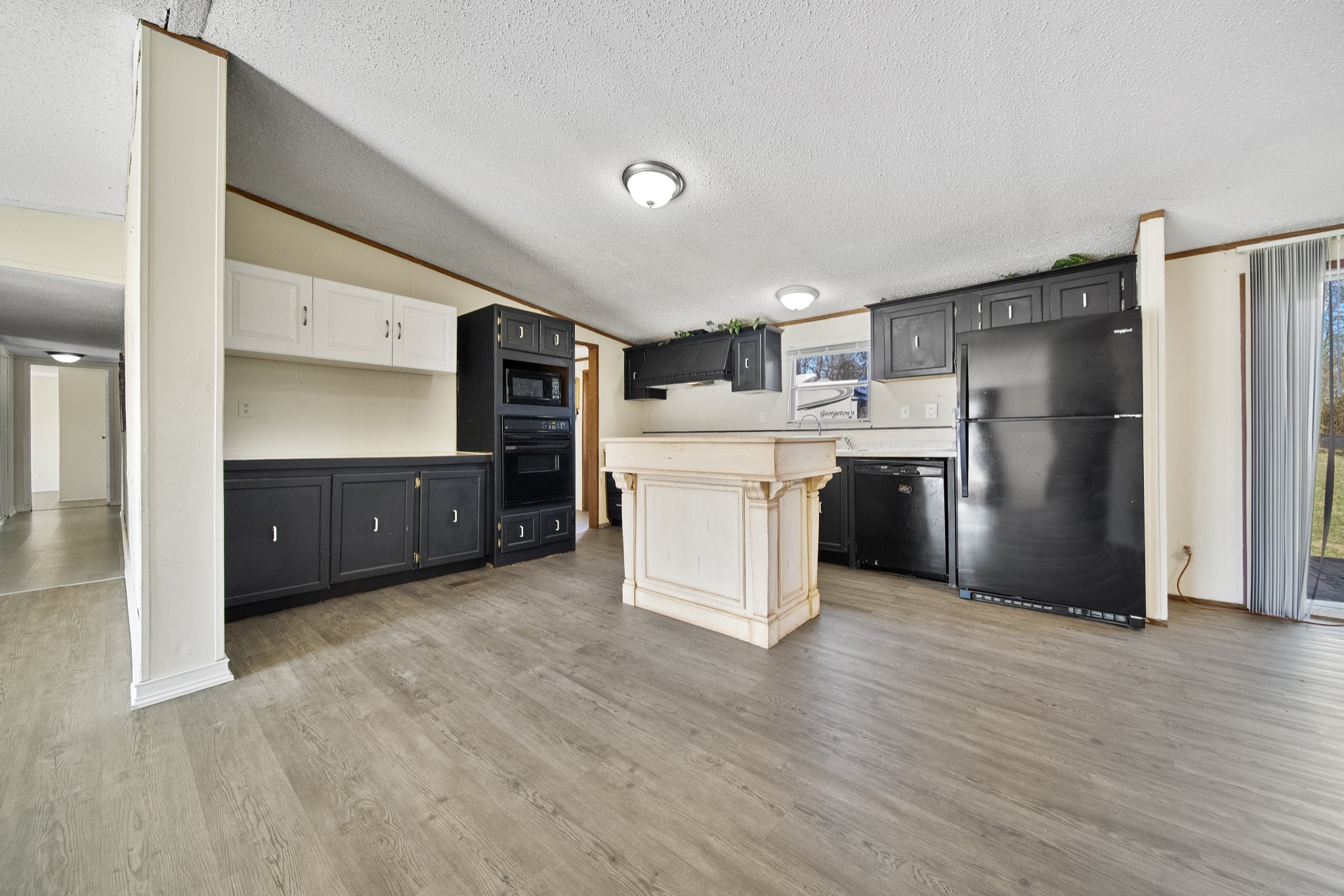 237 Westmoreland Ct Property Photo 3