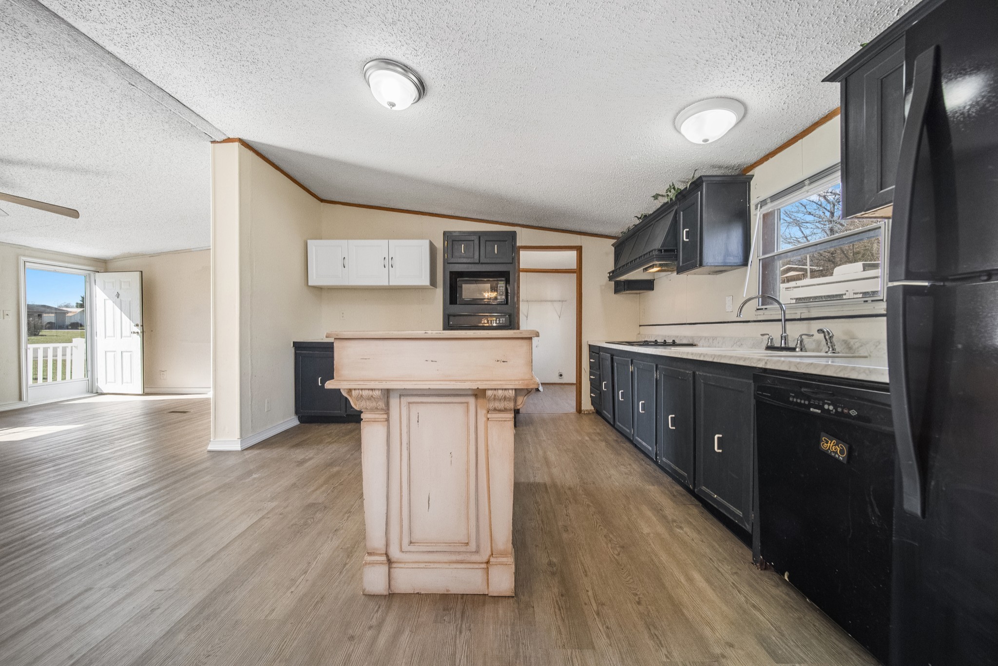 237 Westmoreland Ct Property Photo 4