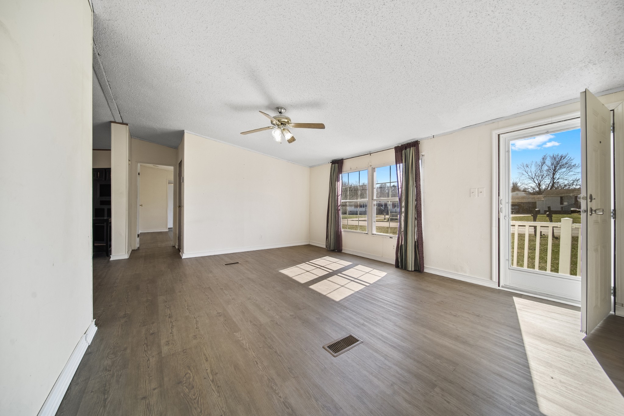 237 Westmoreland Ct Property Photo 8