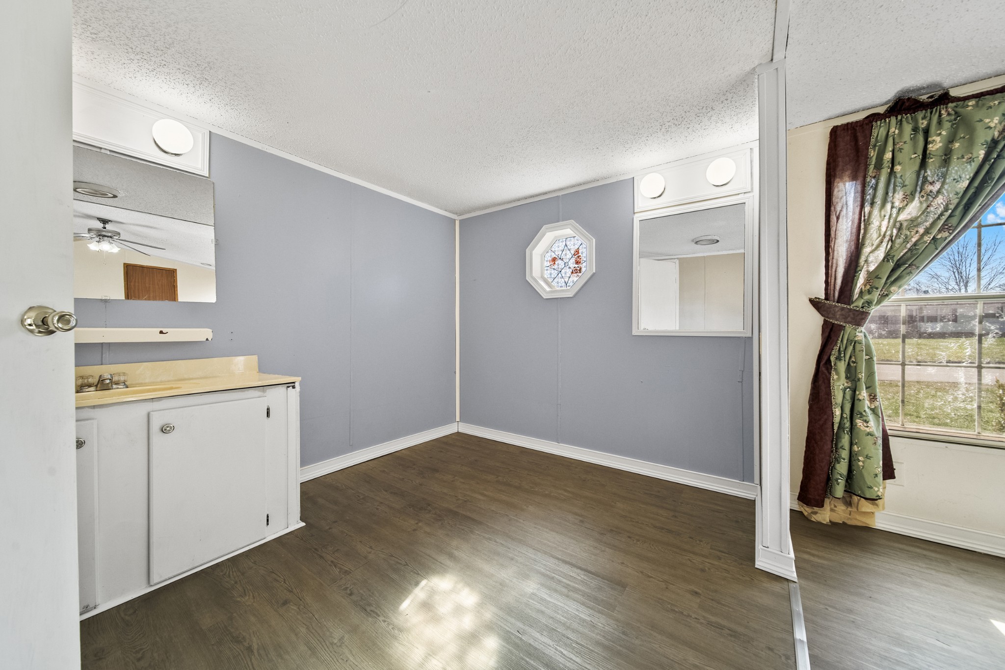 237 Westmoreland Ct Property Photo 12