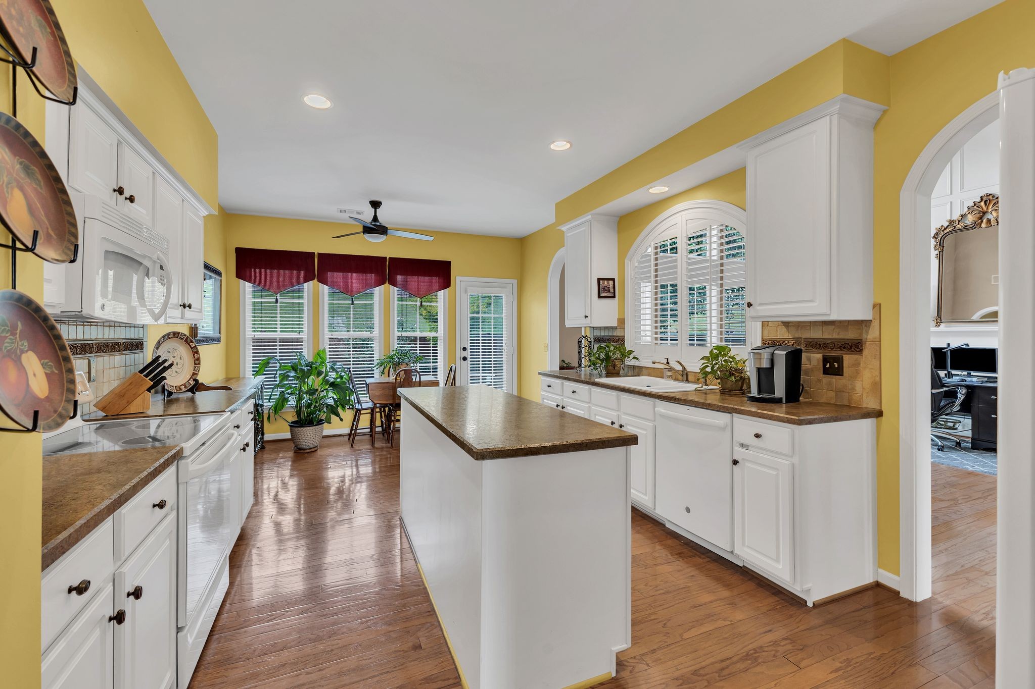 640 Logwood Briar Cir Property Photo 14