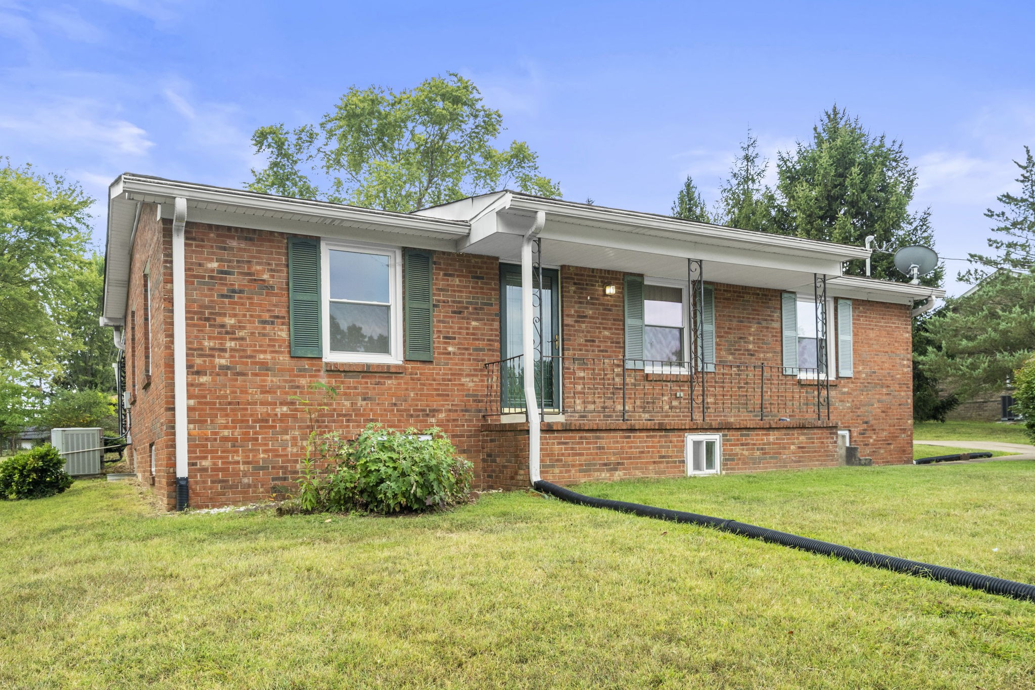 311 Dreamland Dr Property Photo 1