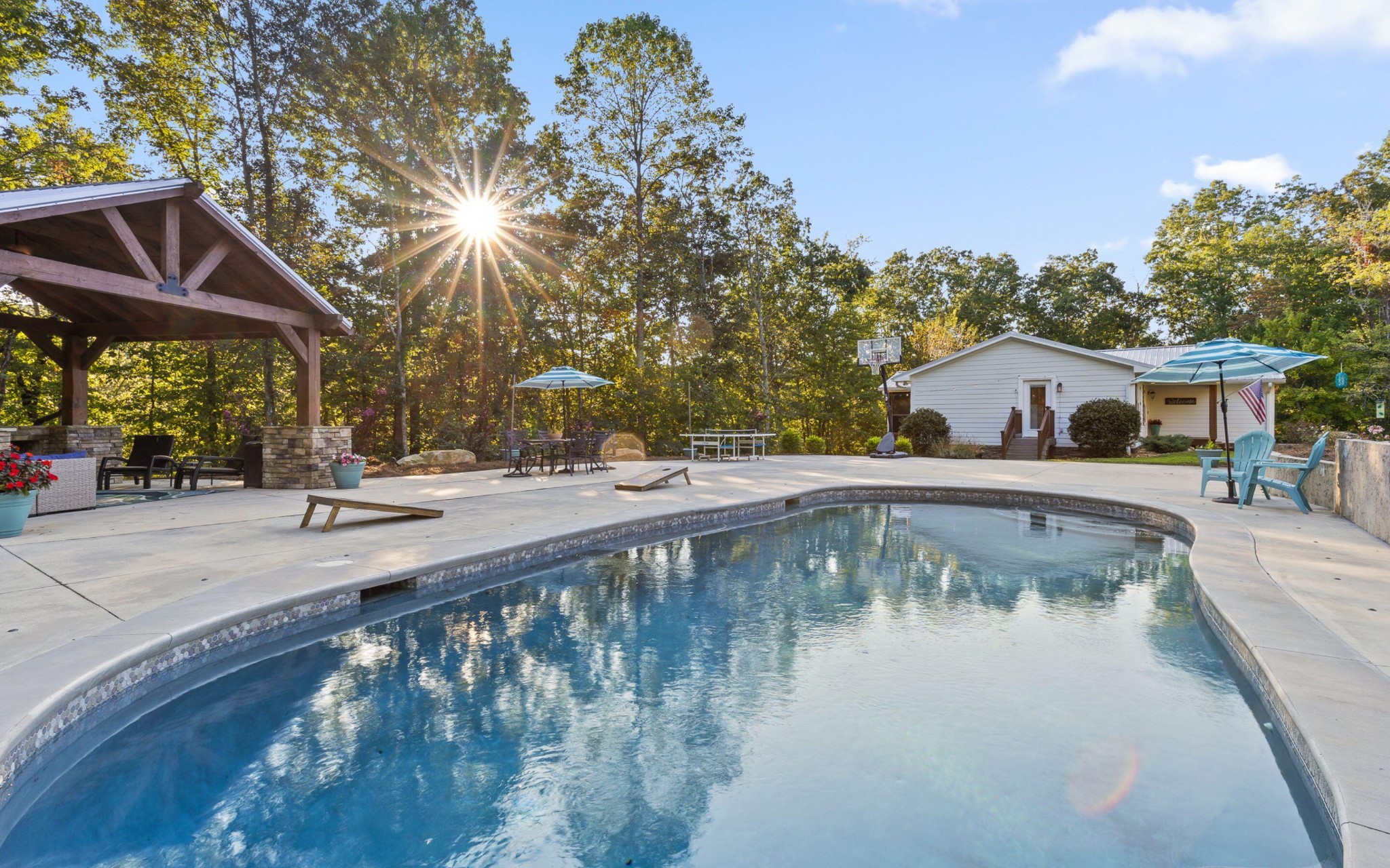 6015 Sawyer Road Property Photo 2