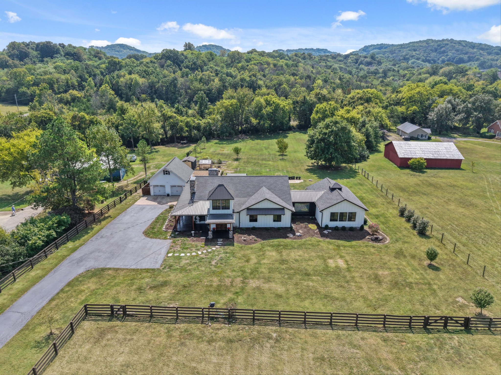 9707 Clovercroft Rd Property Photo 6