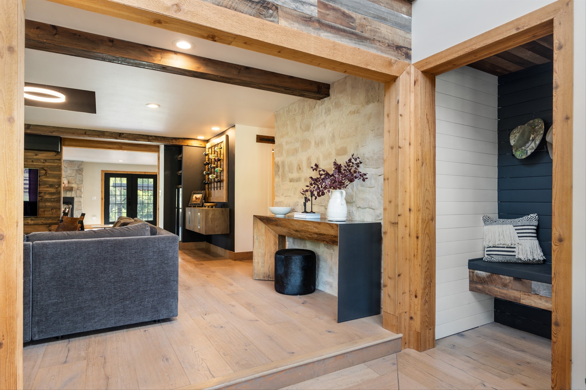 9707 Clovercroft Rd Property Photo 21