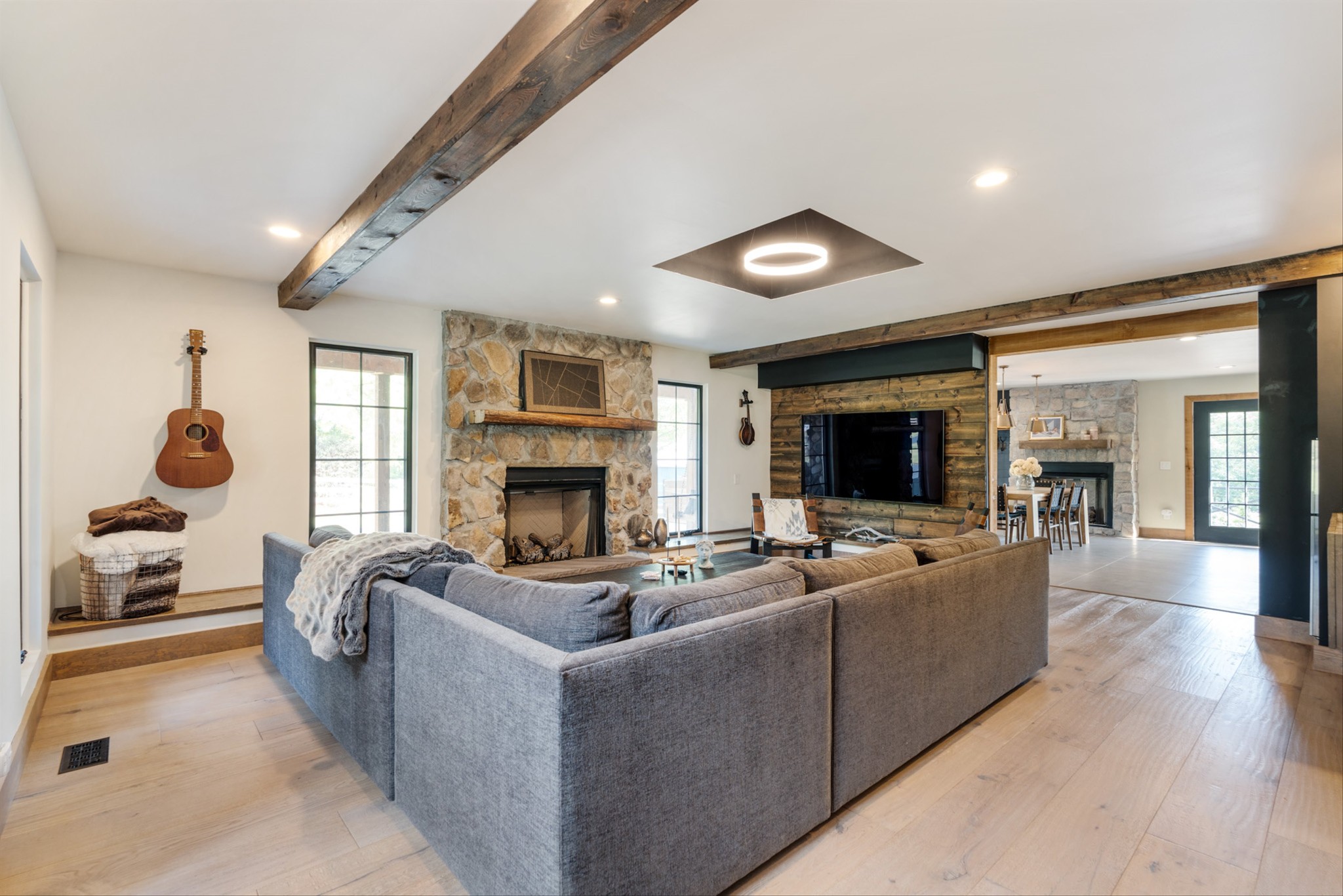 9707 Clovercroft Rd Property Photo 22