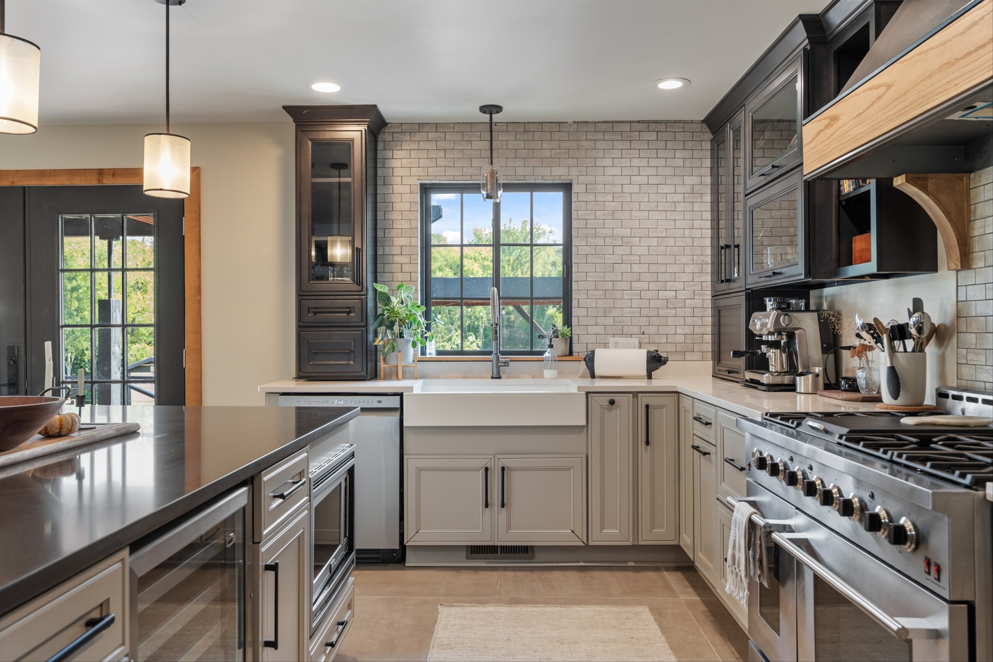 9707 Clovercroft Rd Property Photo 37