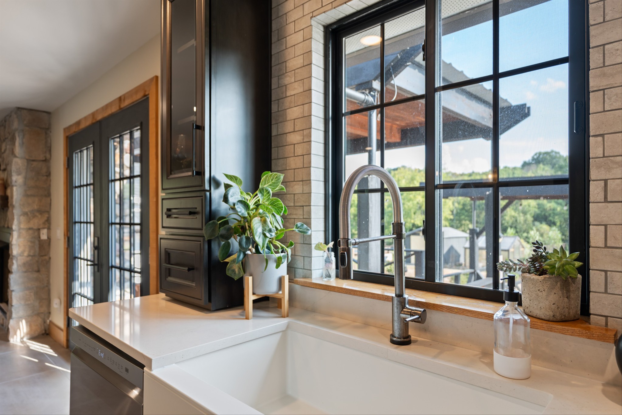 9707 Clovercroft Rd Property Photo 39