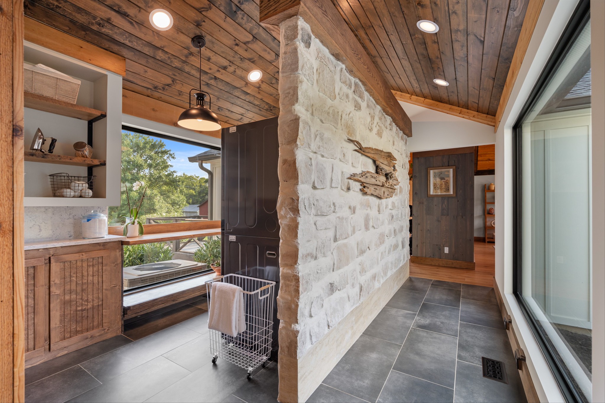 9707 Clovercroft Rd Property Photo 44