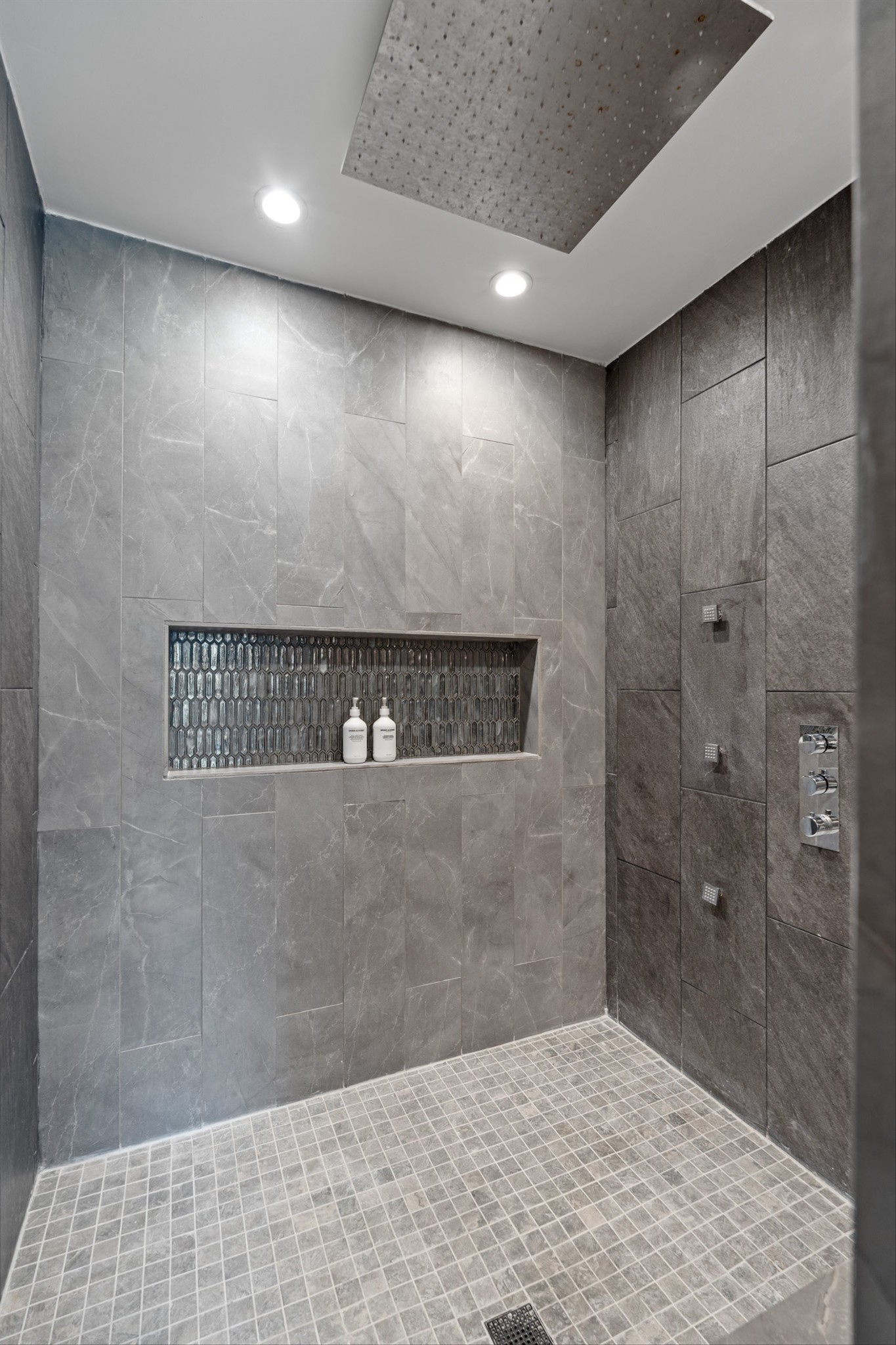 9707 Clovercroft Rd Property Photo 65