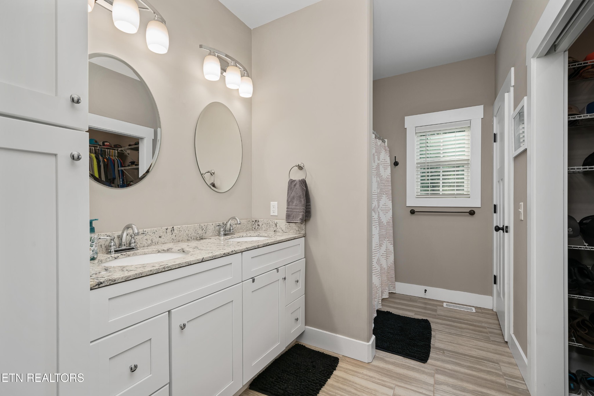 1124 Cross Pointe Drive Drive Property Photo 15