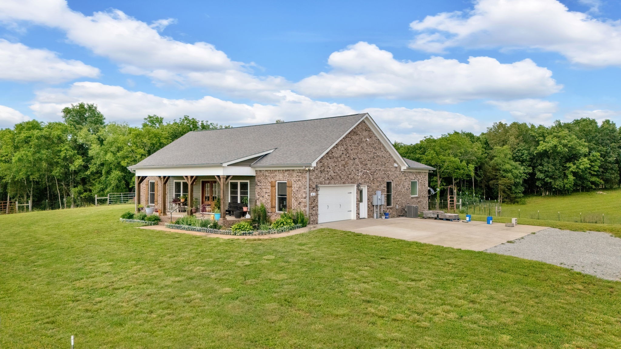 1802 Old Nashville Dirt Rd Property Photo 2