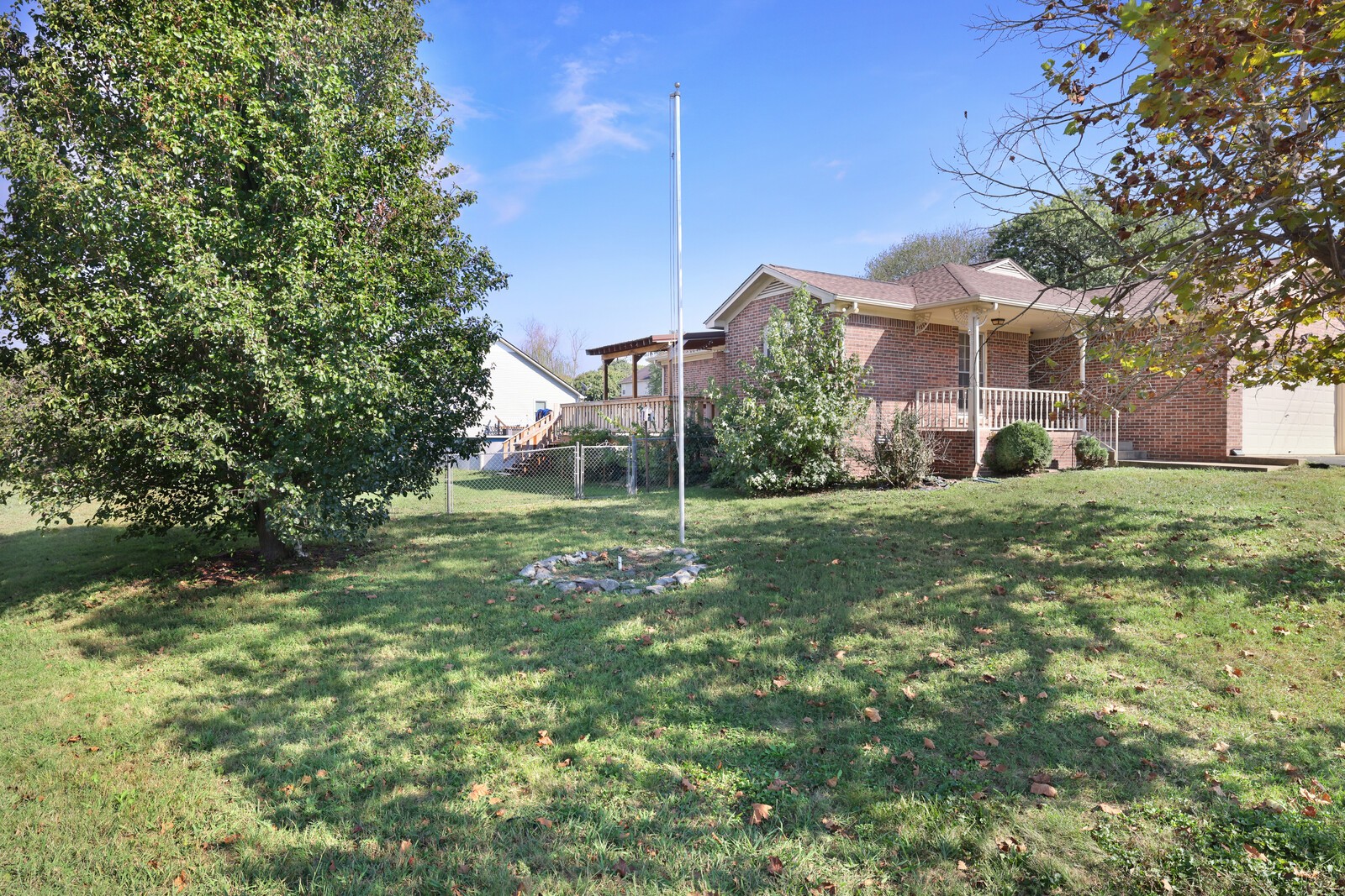 1621 Lillian Cir Property Photo 4