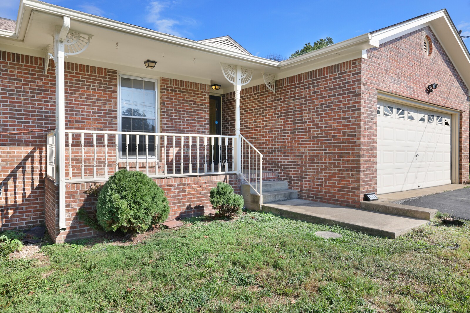 1621 Lillian Cir Property Photo 5