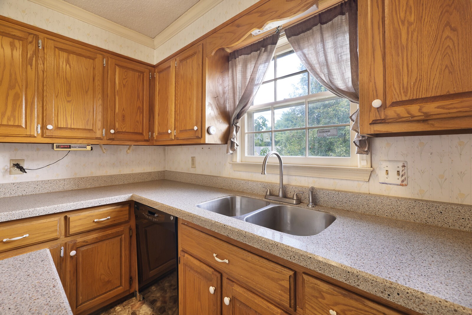 1621 Lillian Cir Property Photo 16