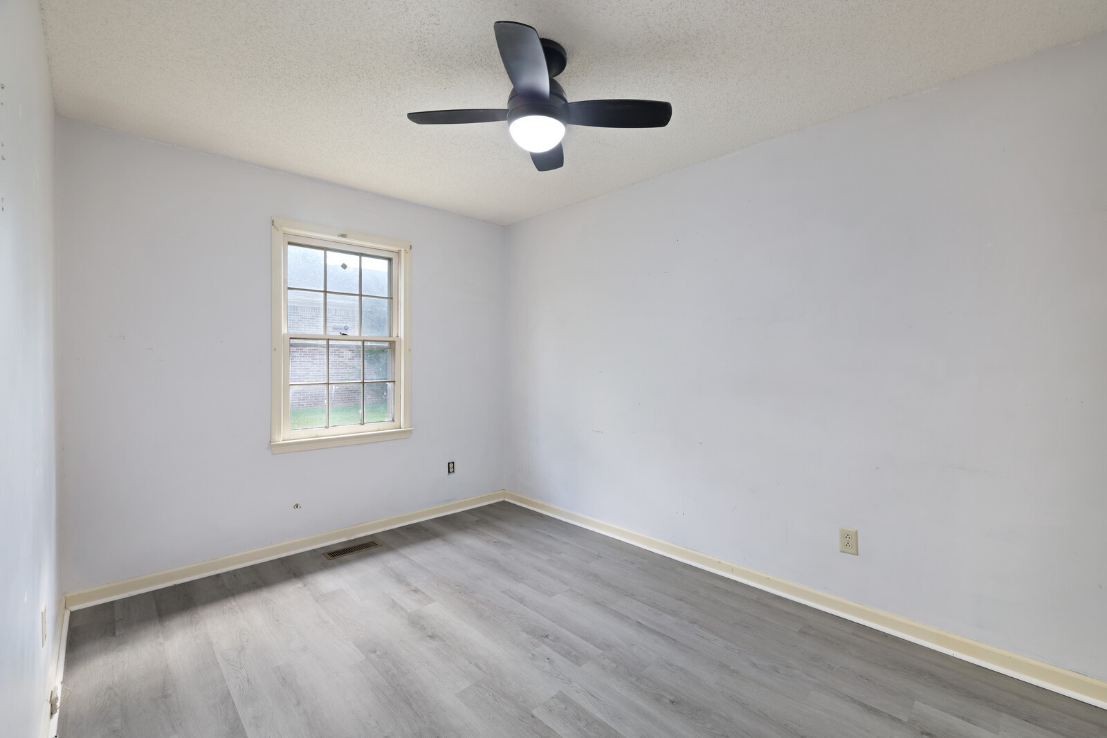 1621 Lillian Cir Property Photo 22