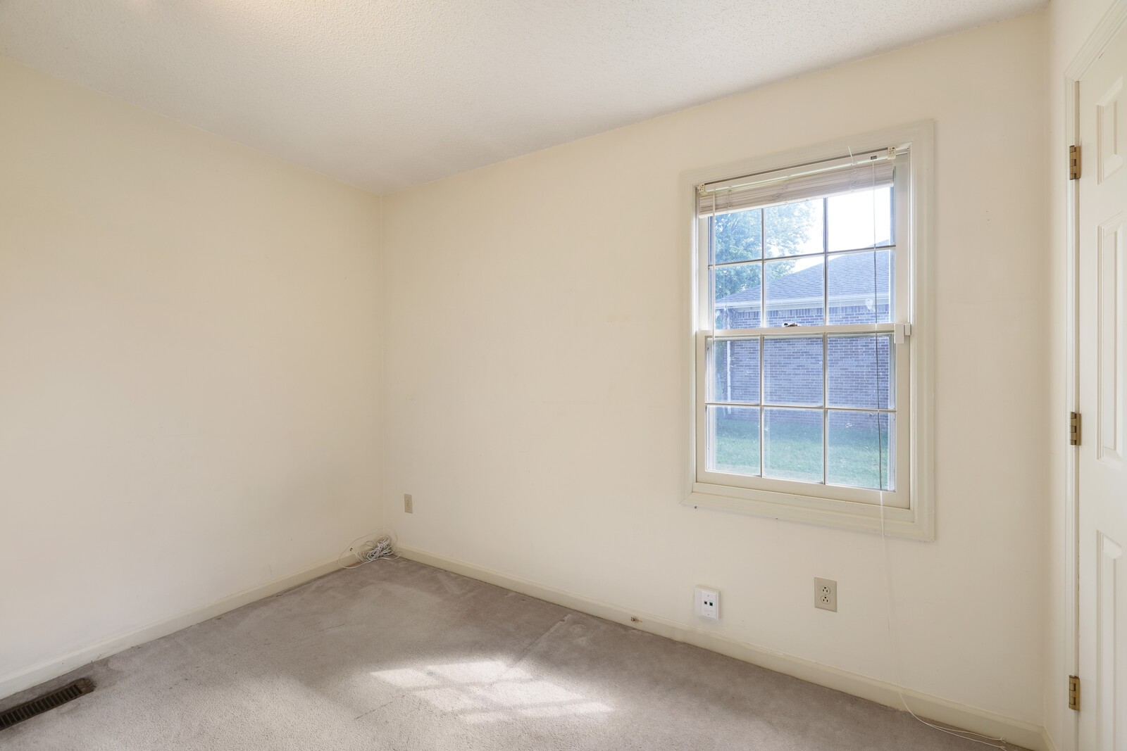 1621 Lillian Cir Property Photo 26