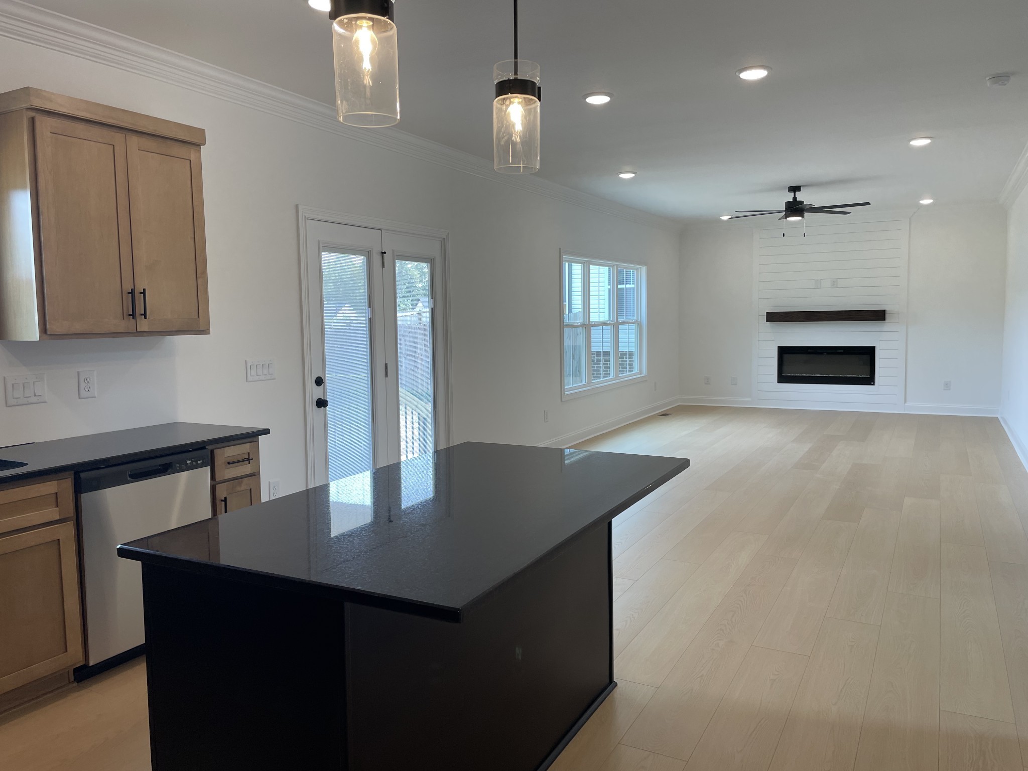 591 Pongracz Way Property Photo 4