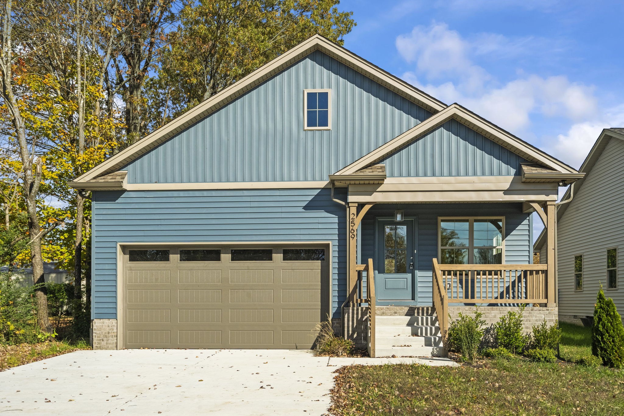 2569 Old Greenbrier Pike Property Photo 1