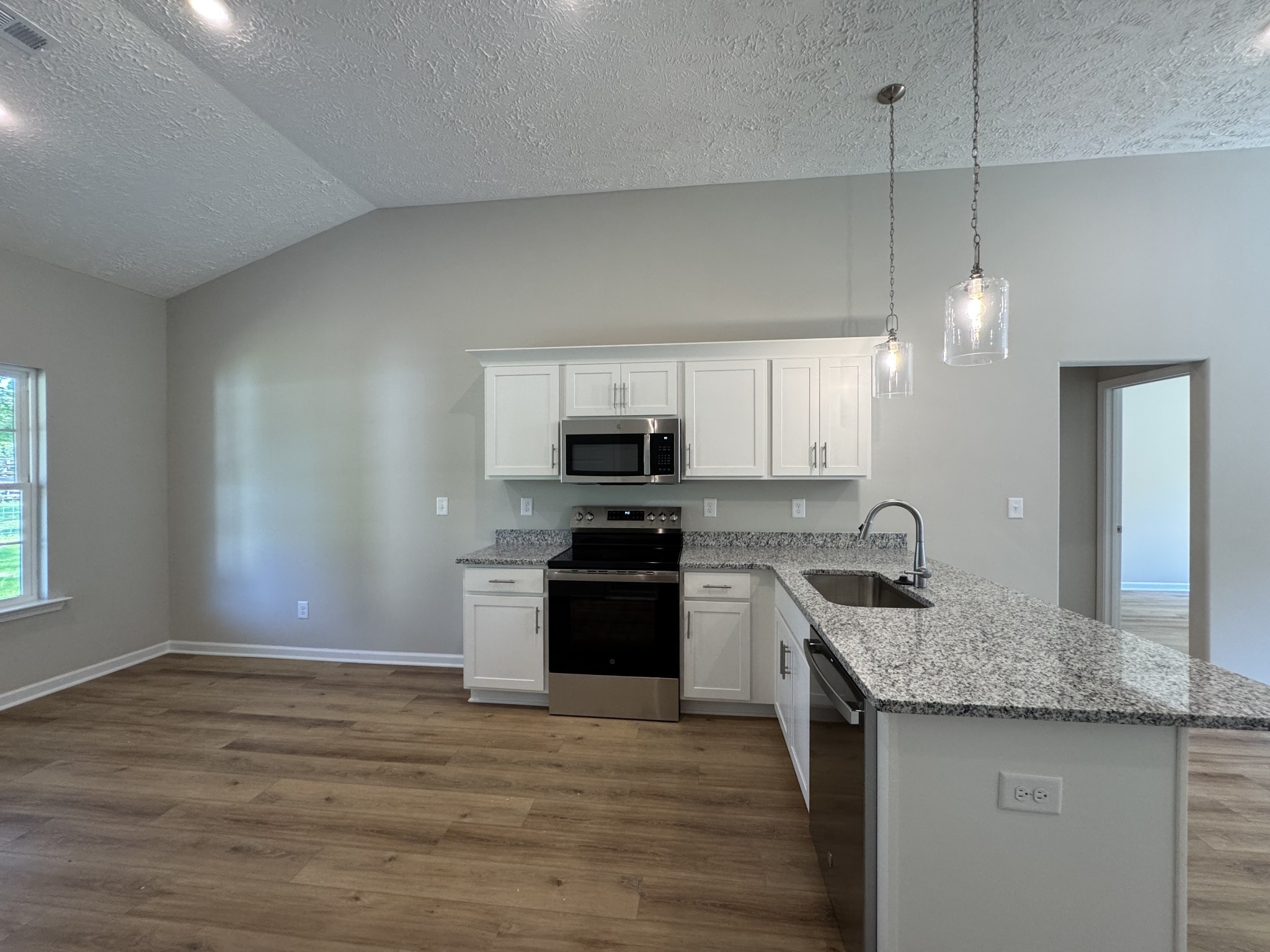 37 Laurel View St Property Photo 4