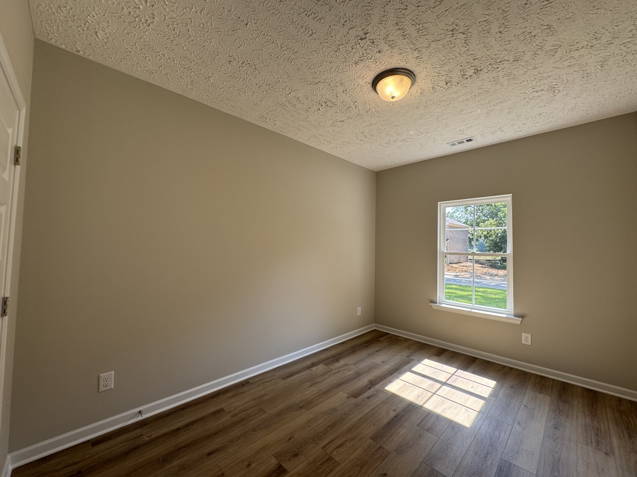 37 Laurel View St Property Photo 11