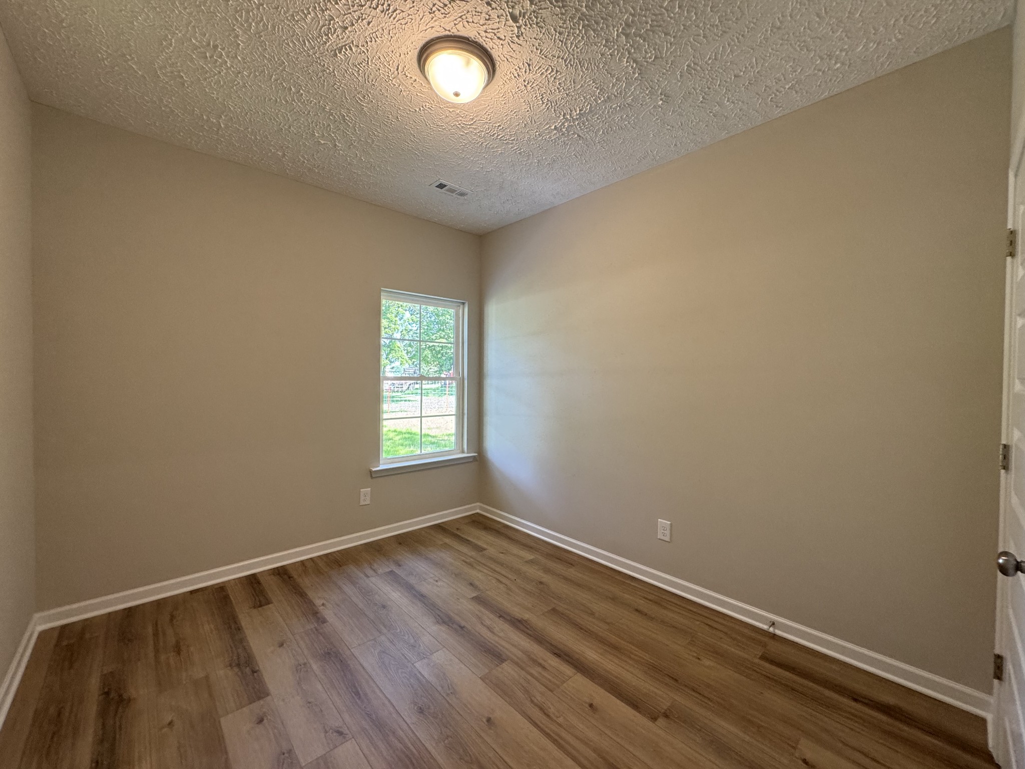 37 Laurel View St Property Photo 13