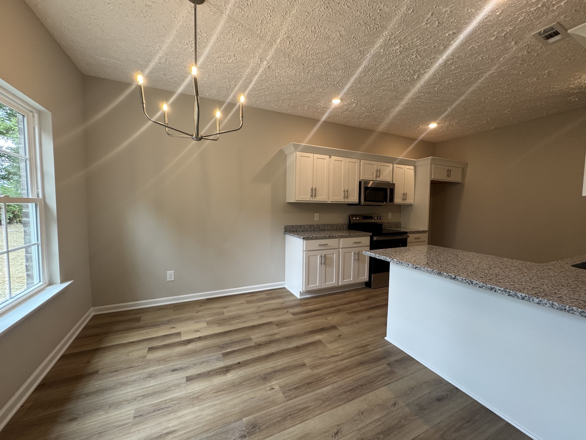 69 Laurel View St Property Photo 5