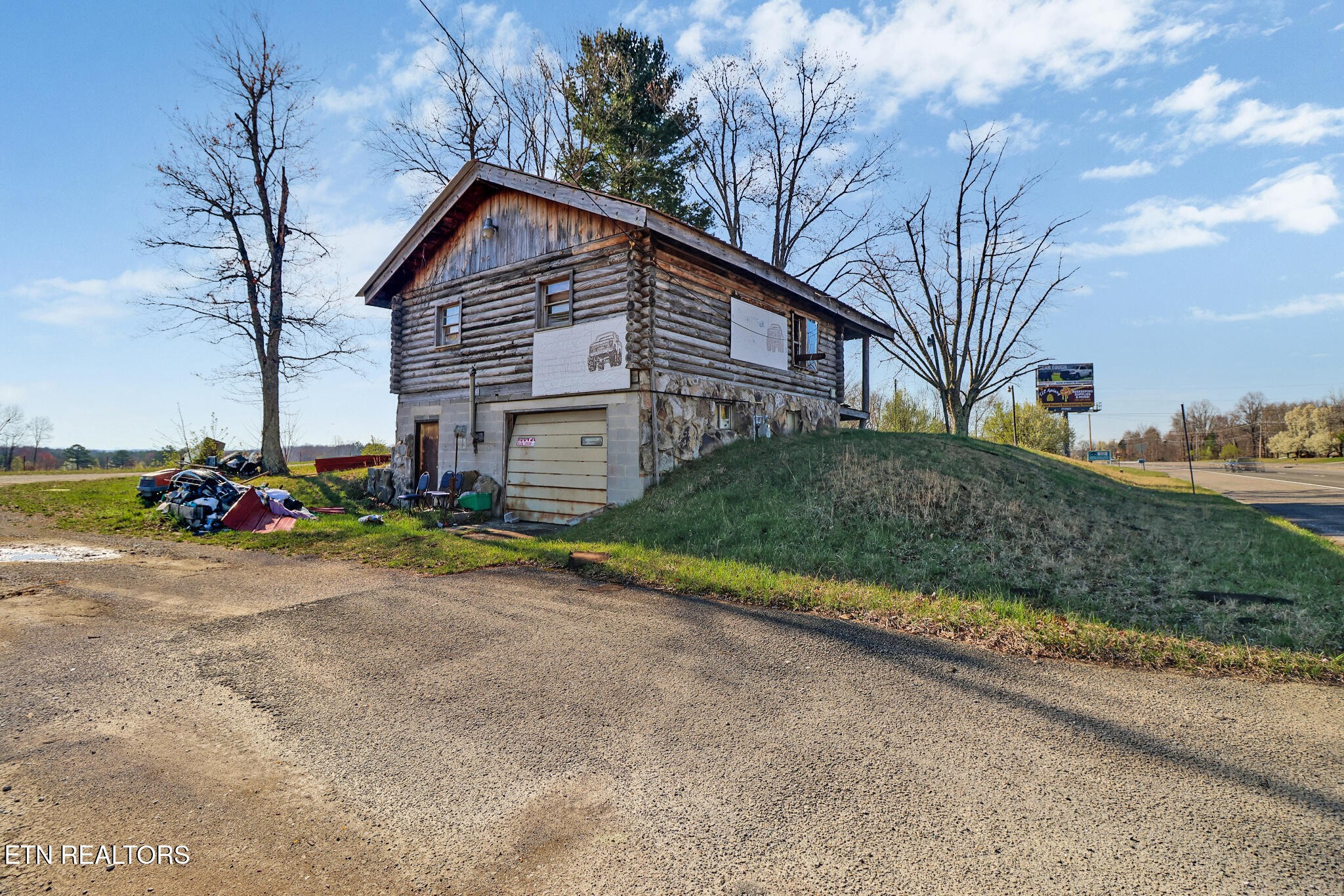 2172 S York Hwy Property Photo 13
