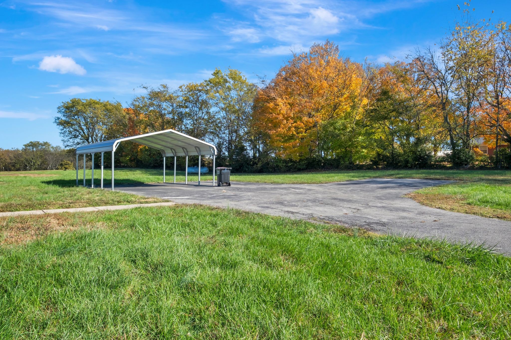 5440 Eugene Kennedy Ln Property Photo 3