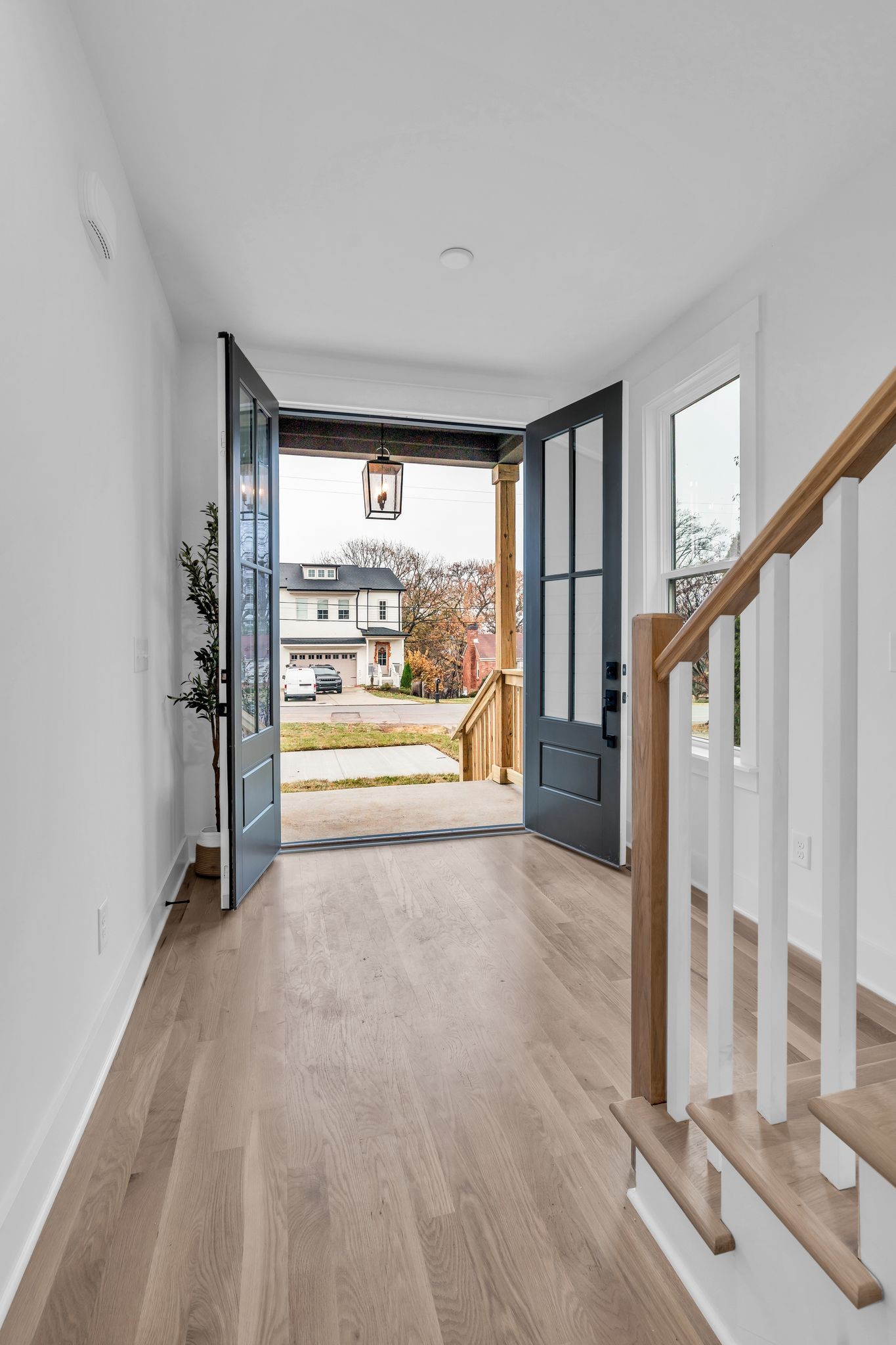 907b Potter Ln Property Photo 4