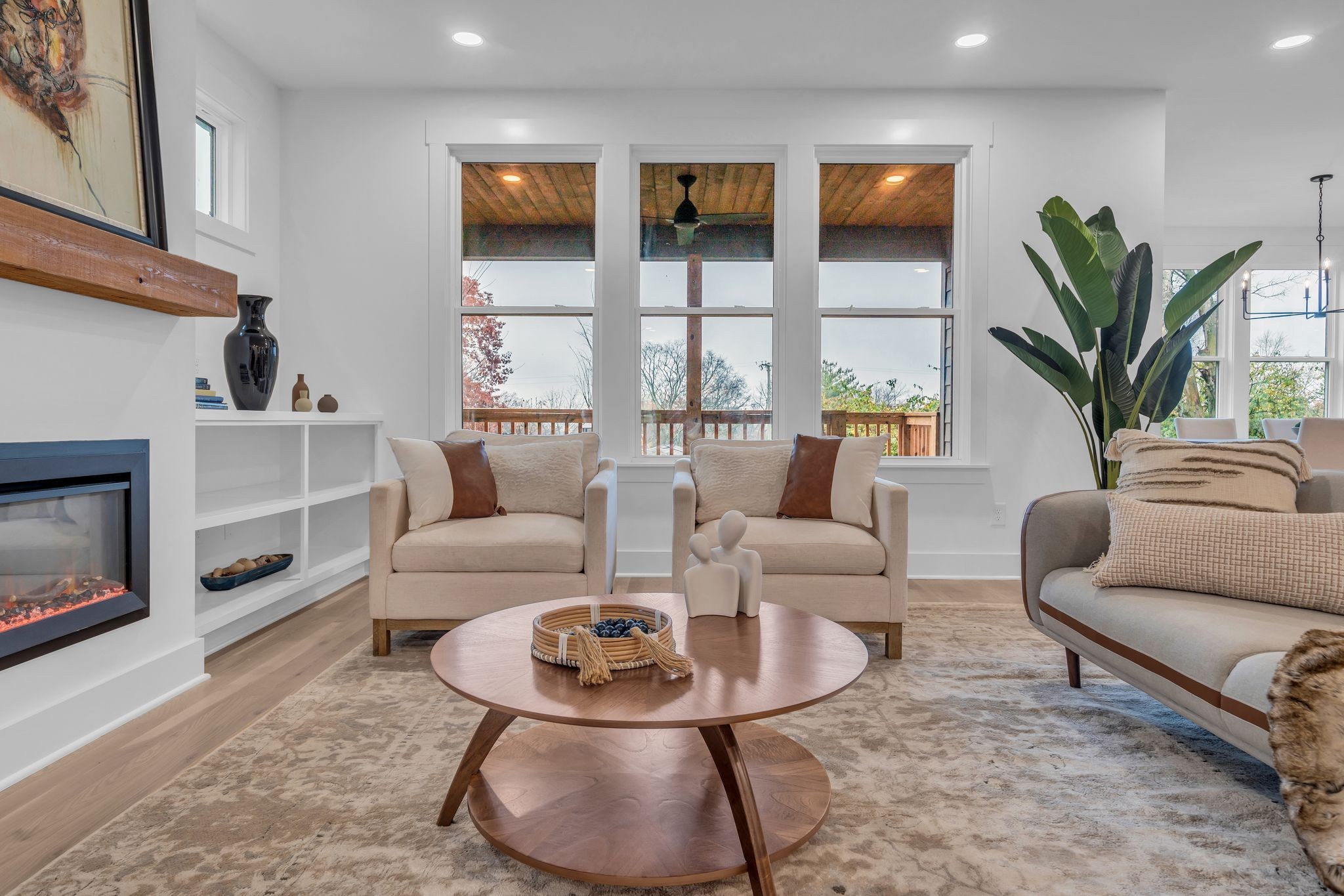 907b Potter Ln Property Photo 6