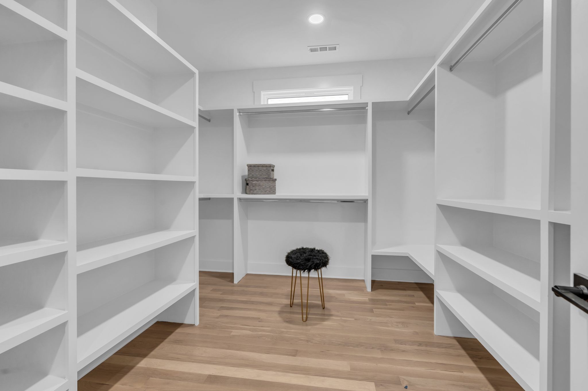 907b Potter Ln Property Photo 21