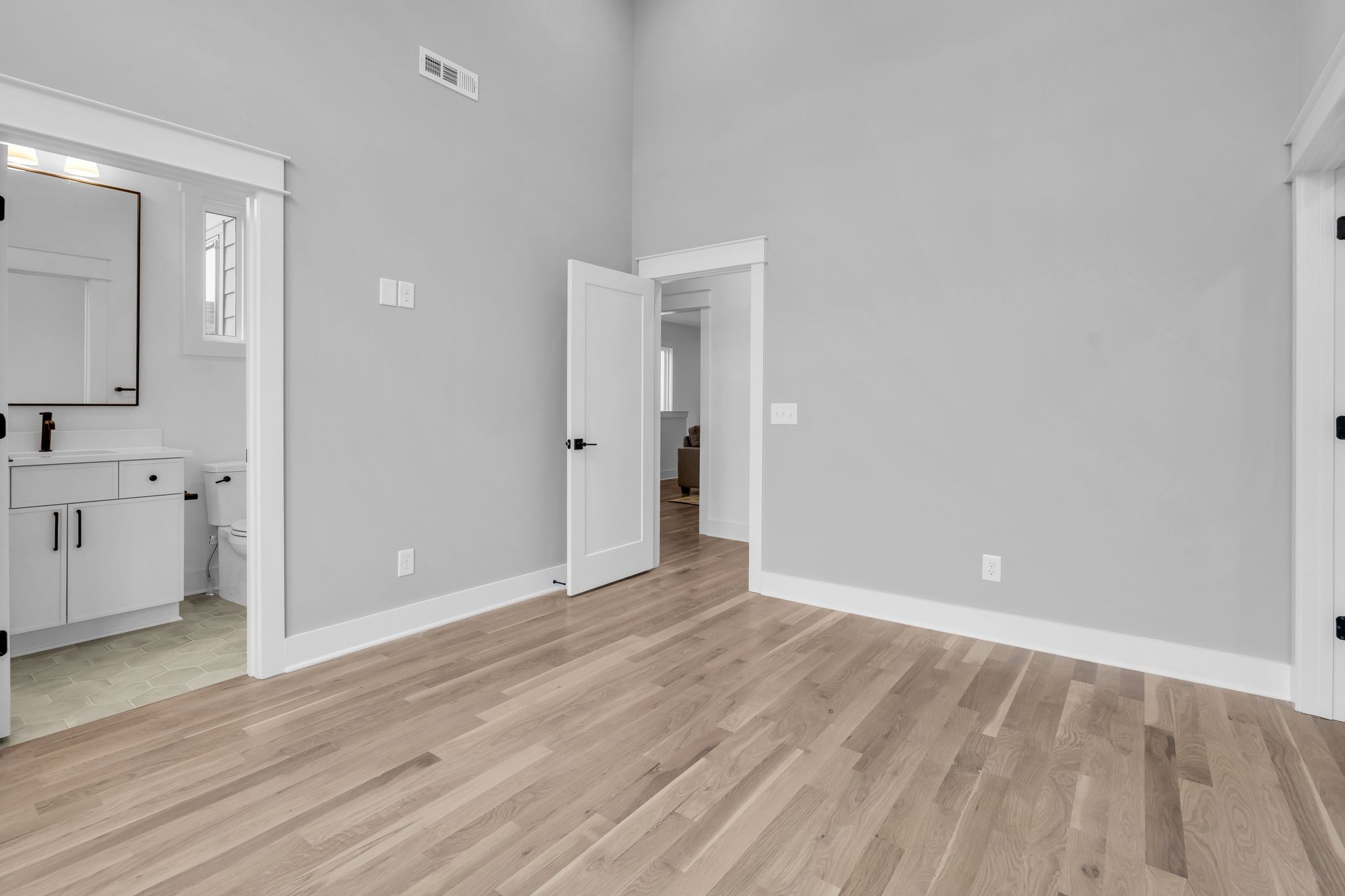 907b Potter Ln Property Photo 28