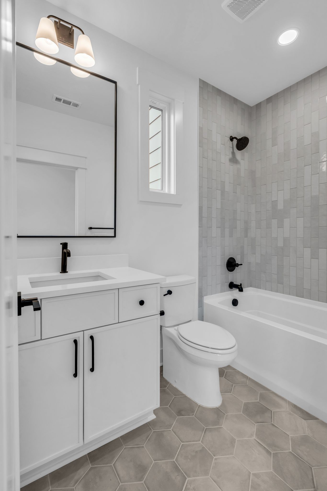 907b Potter Ln Property Photo 29