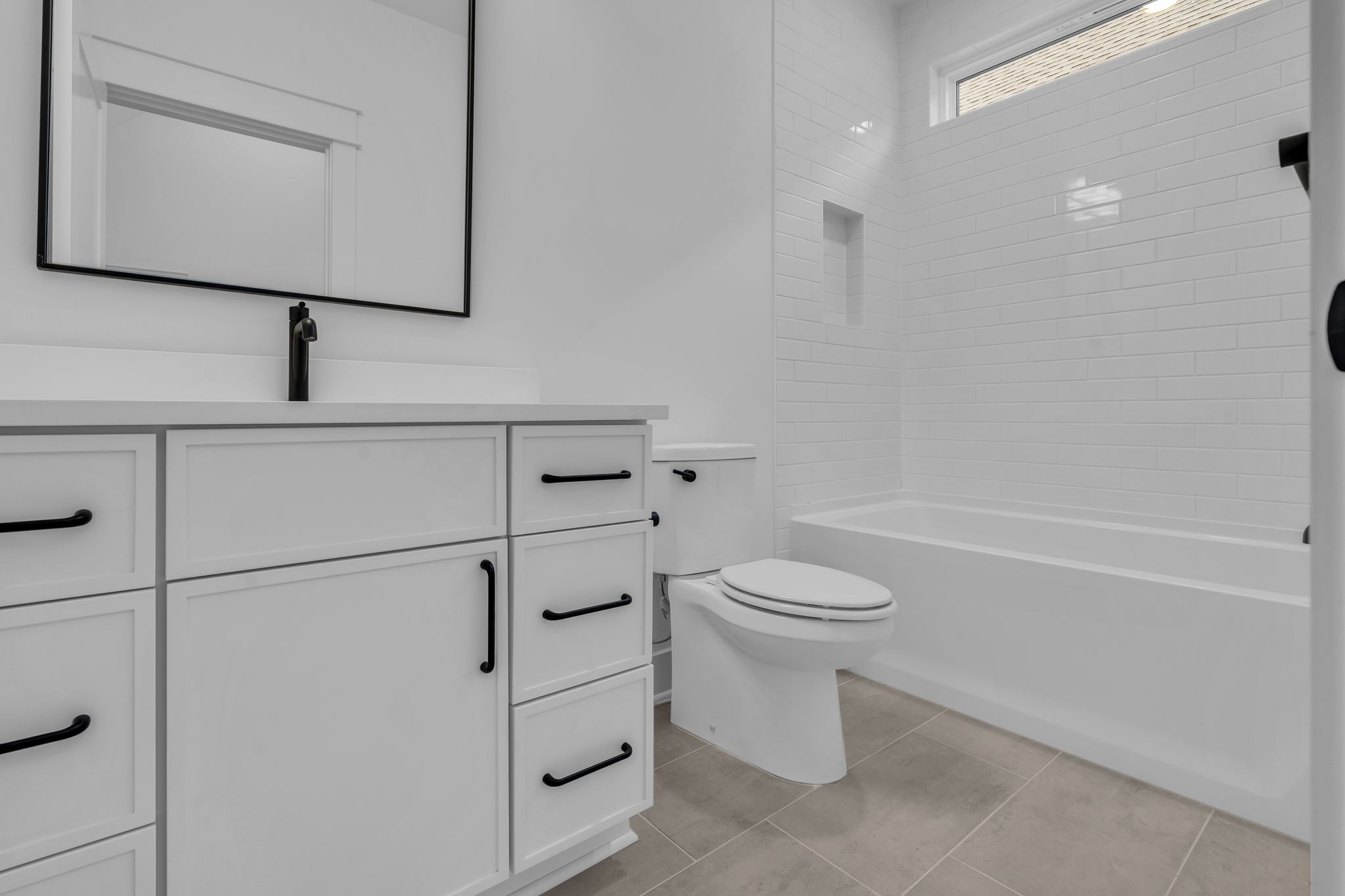 907b Potter Ln Property Photo 34