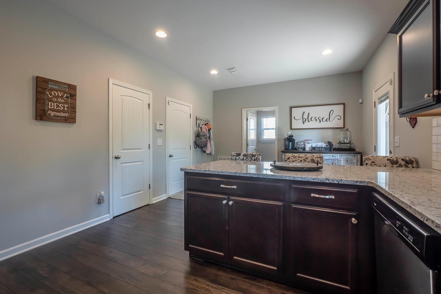 1060 Solomon Ln Property Photo 10