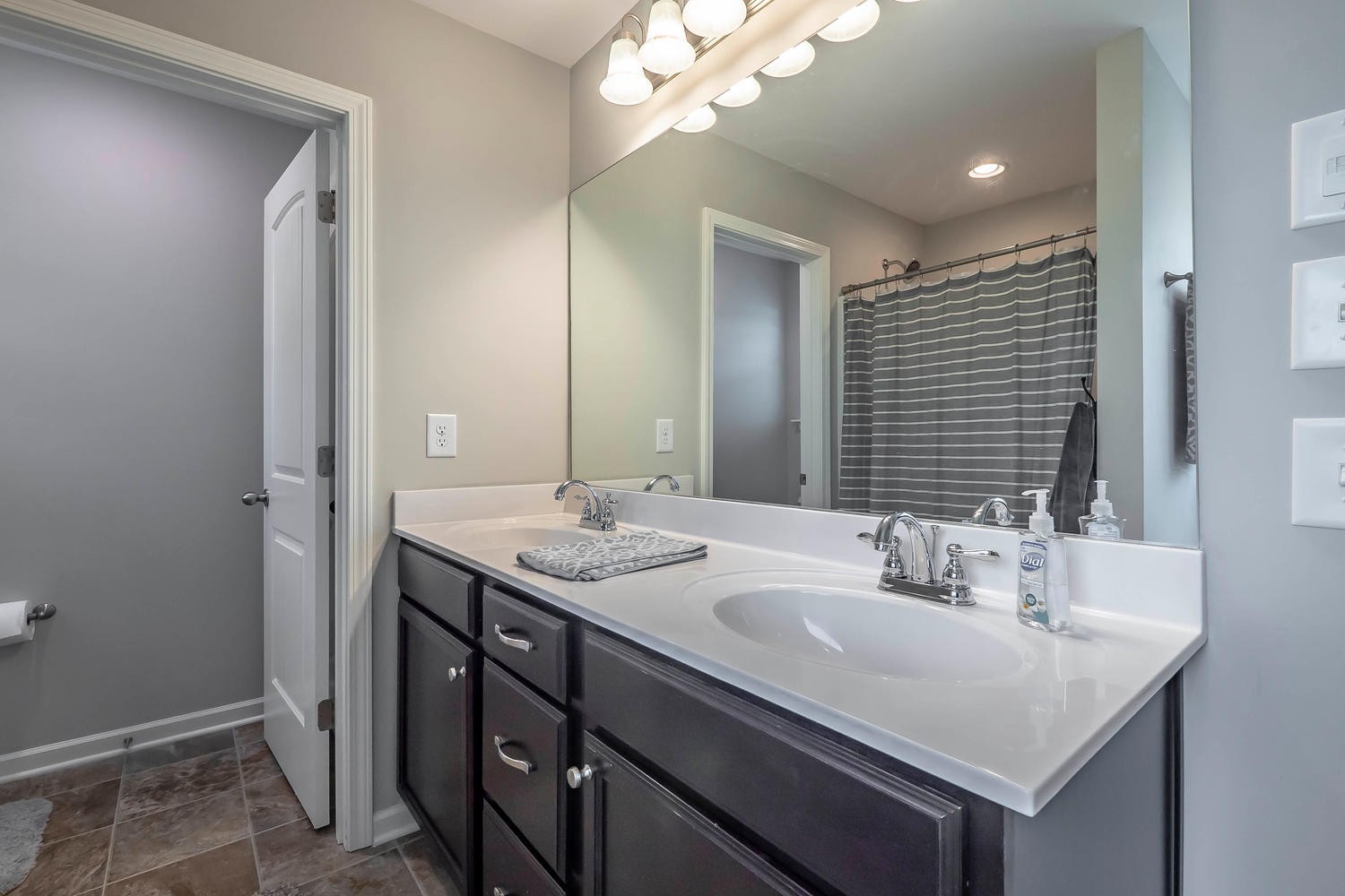 1060 Solomon Ln Property Photo 20