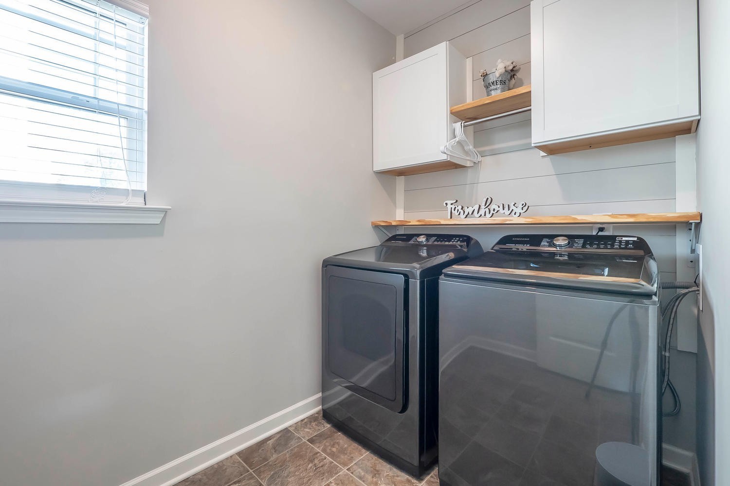 1060 Solomon Ln Property Photo 26