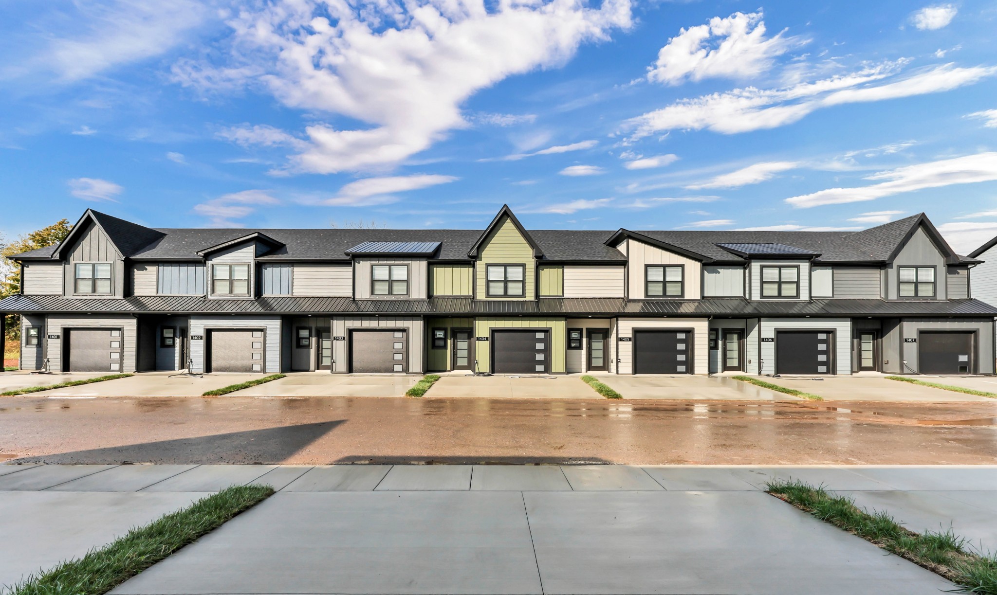 1402 Jonathan Wade Circle Property Photo 3