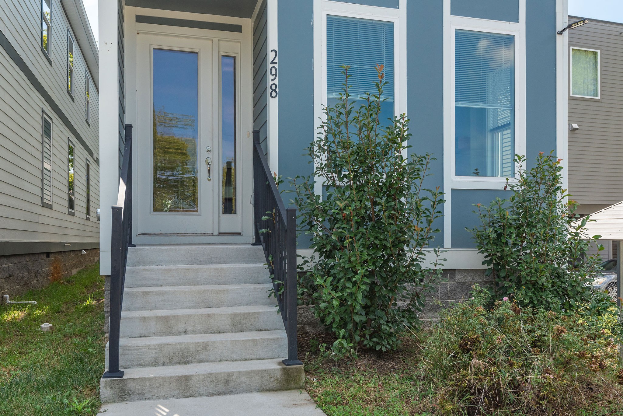 298 Prince Ave Property Photo 4