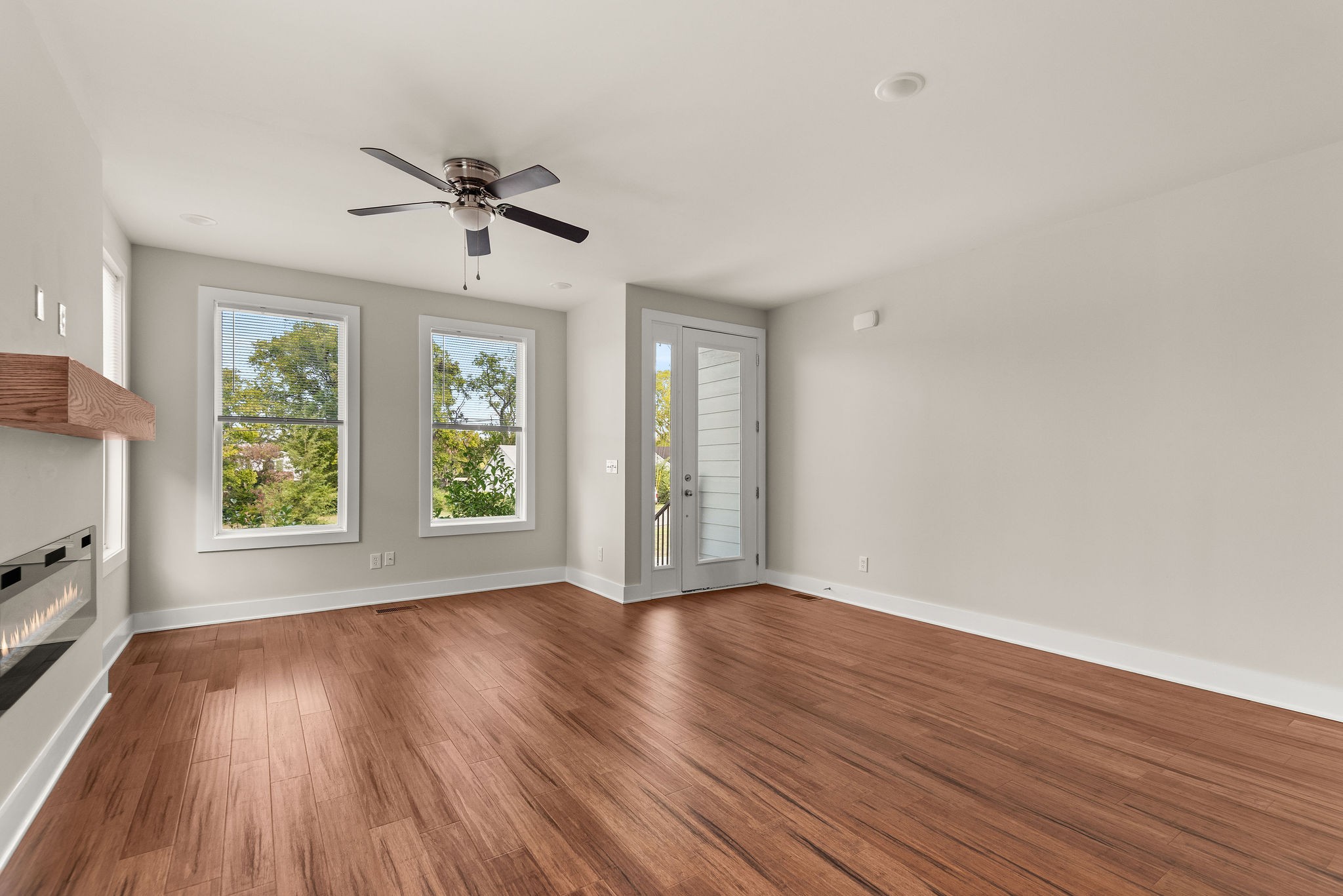 298 Prince Ave Property Photo 8