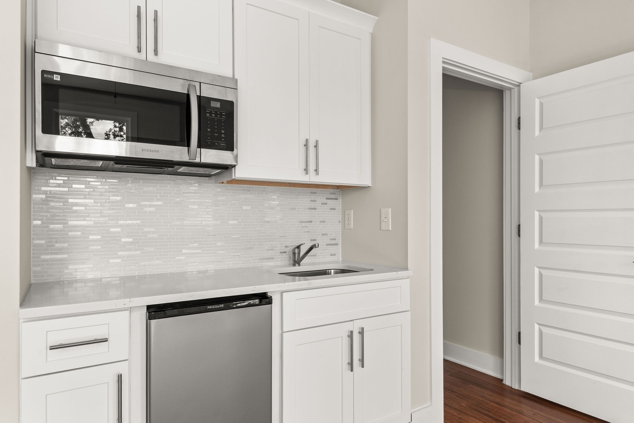 298 Prince Ave Property Photo 18