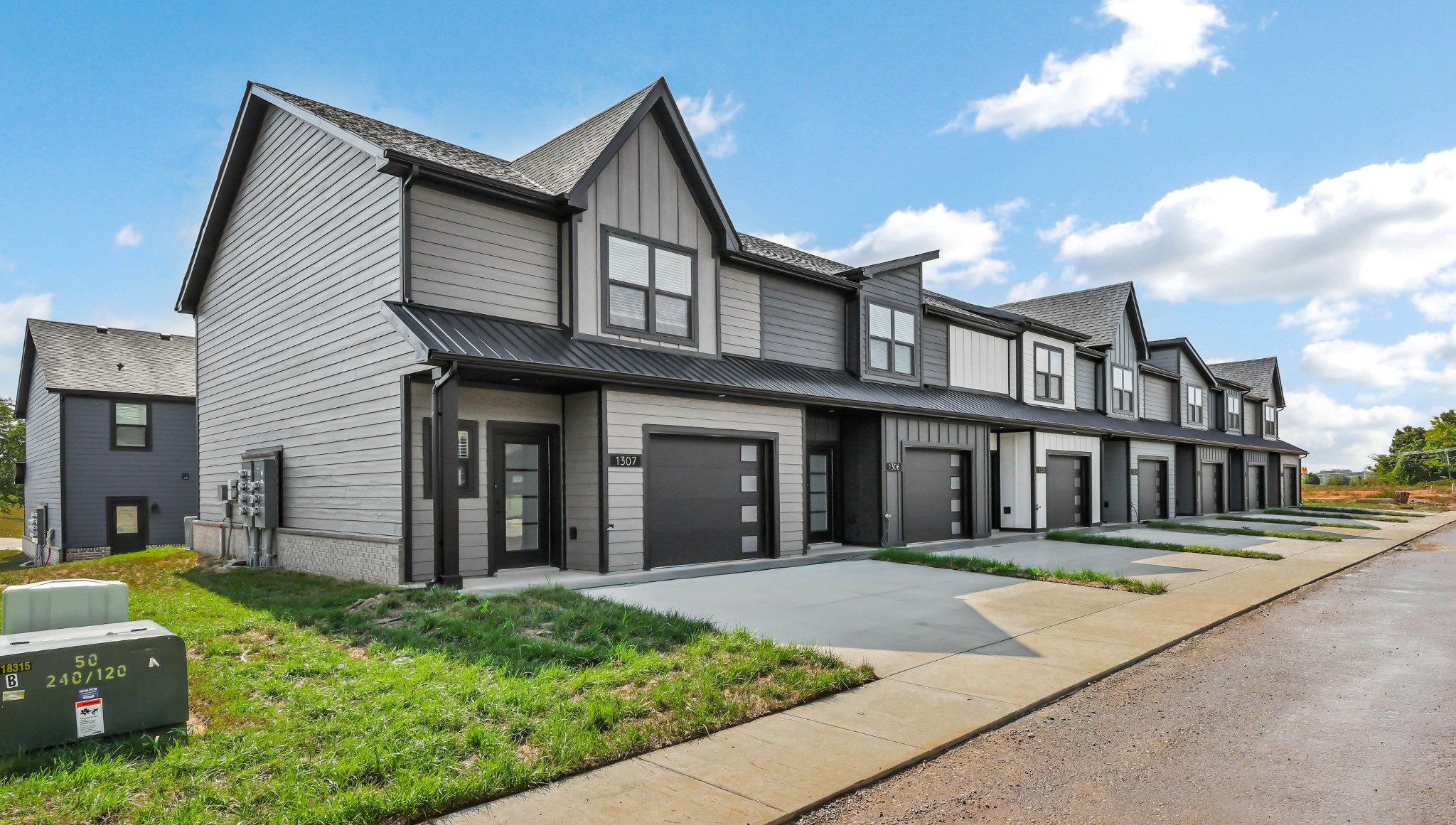 1304 Jonathan Wade Circle Property Photo 1