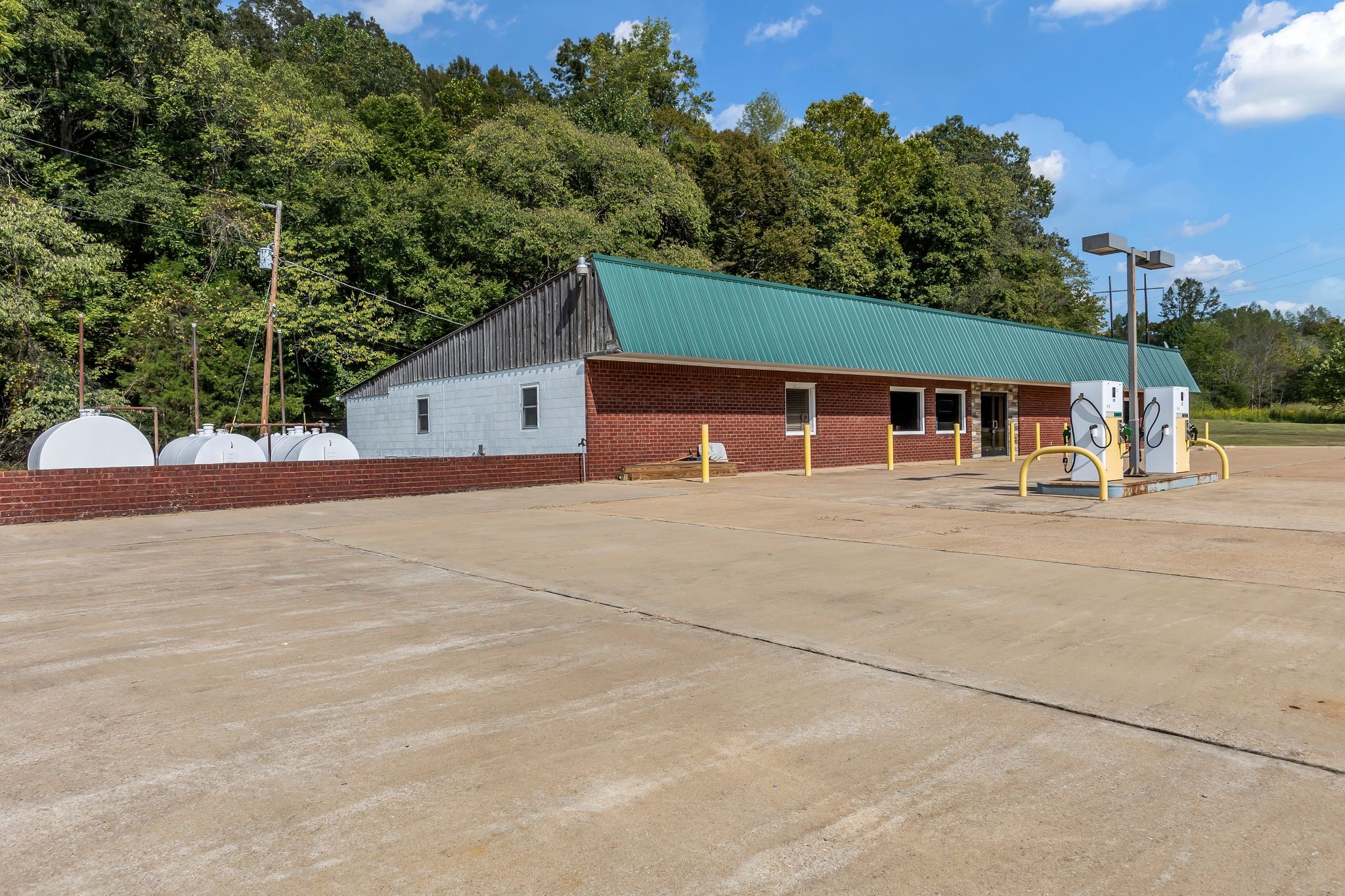 1271 Highway 50, E